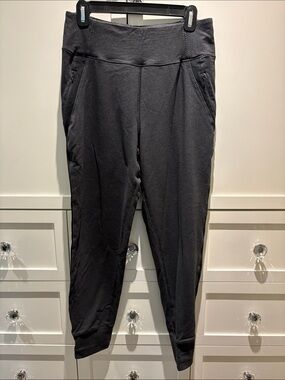 Lululemon charcoal and black joggers with Zip Pockets